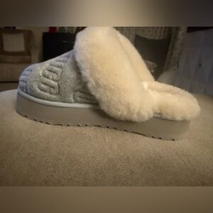 UGG NWT Felted Platform Slippers